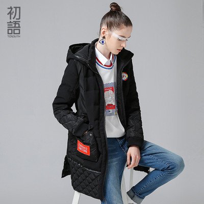 初语 冬季新款 连帽格纹拼接趣味绣花中长款羽绒服8640922008