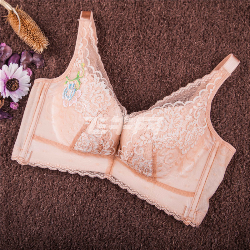 富妮来无钢圈中厚模杯收副乳聚拢内衣880055